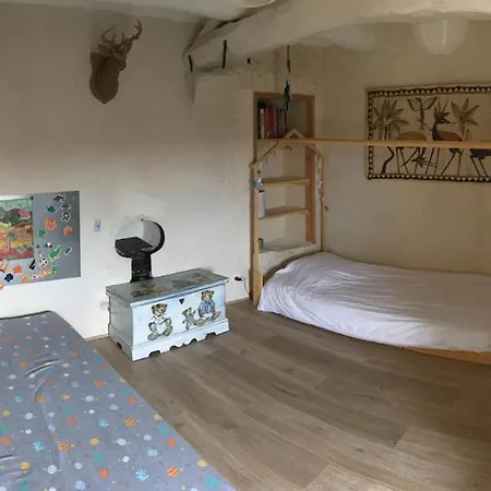Des Remparts Villa *