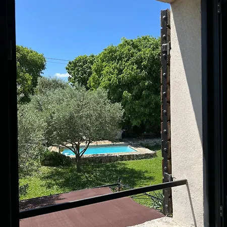 Des Remparts Villa *