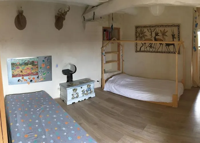 Des Remparts Villa *