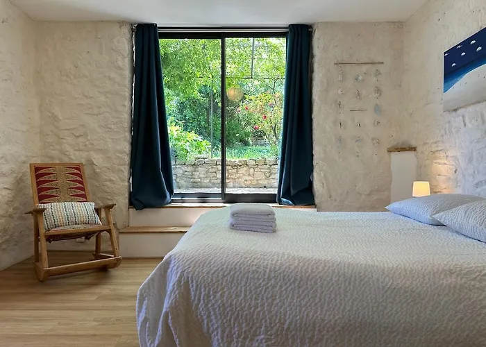 Des Remparts Villa *